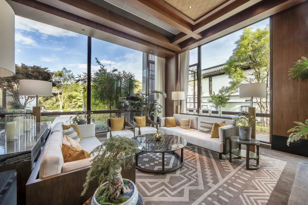 酒店設(shè)計(jì)公司推薦琢舍? 美歌酒店裝修案例(圖7) 酒店設(shè)計(jì)公司推薦琢舍? 美歌酒店裝修案例(圖7)