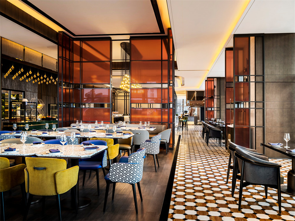 成都恒邦天府喜來登五星級酒店裝修設(shè)計案例(圖4) 成都恒邦天府喜來登五星級酒店裝修設(shè)計案例(圖4)