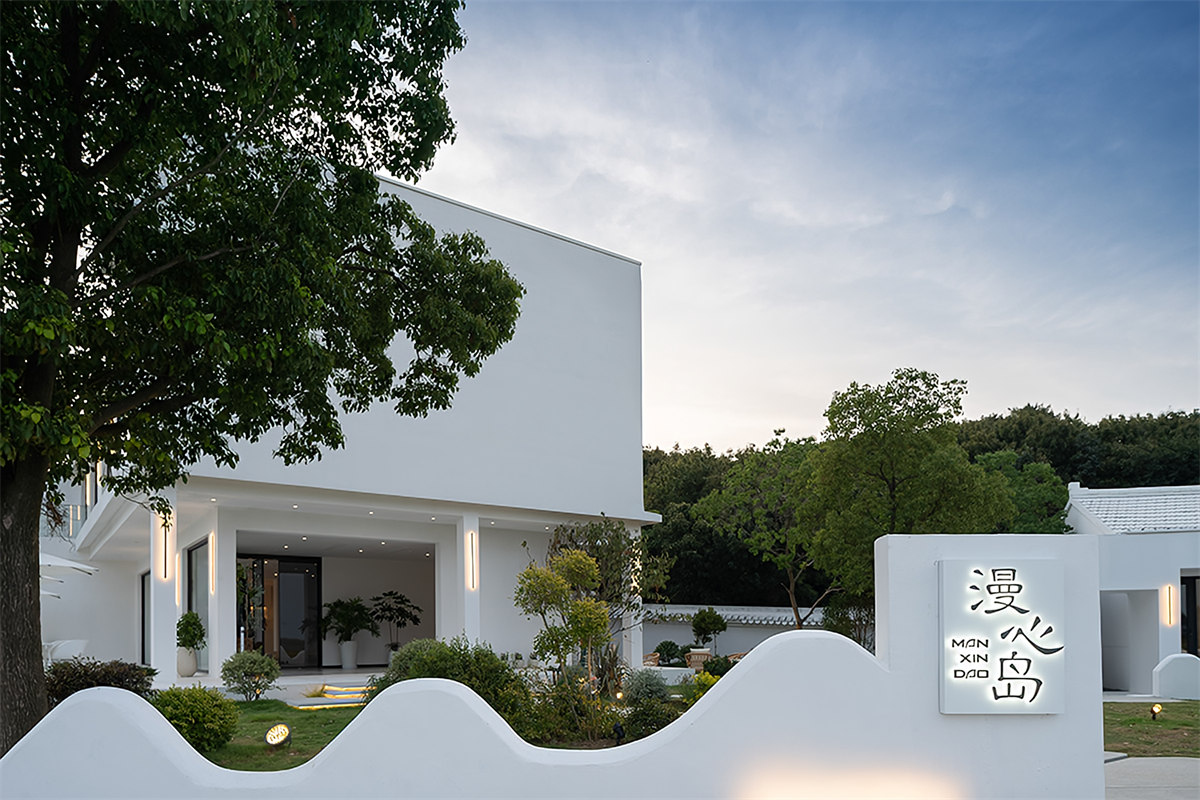 鄭州專業(yè)民宿設(shè)計(jì)推薦純白色漫心島民宿裝修案例(圖3) 鄭州專業(yè)民宿設(shè)計(jì)推薦純白色漫心島民宿裝修案例(圖3)