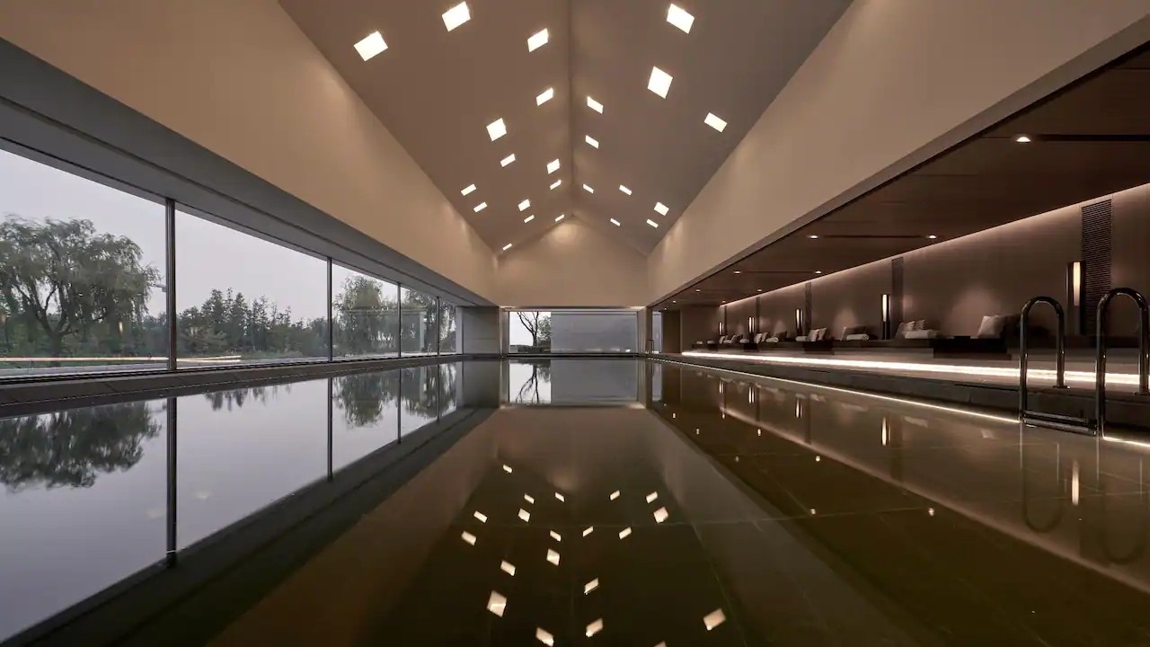 烏鎮(zhèn)阿麗拉極簡東方美學度假酒店裝修設計案例(圖2) 烏鎮(zhèn)阿麗拉極簡東方美學度假酒店裝修設計案例(圖2)