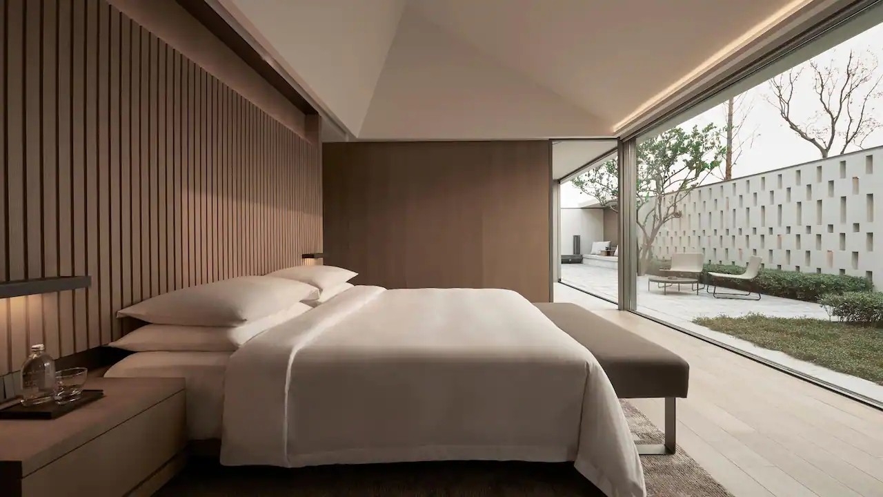 烏鎮(zhèn)阿麗拉極簡東方美學度假酒店裝修設計案例(圖11) 烏鎮(zhèn)阿麗拉極簡東方美學度假酒店裝修設計案例(圖11)