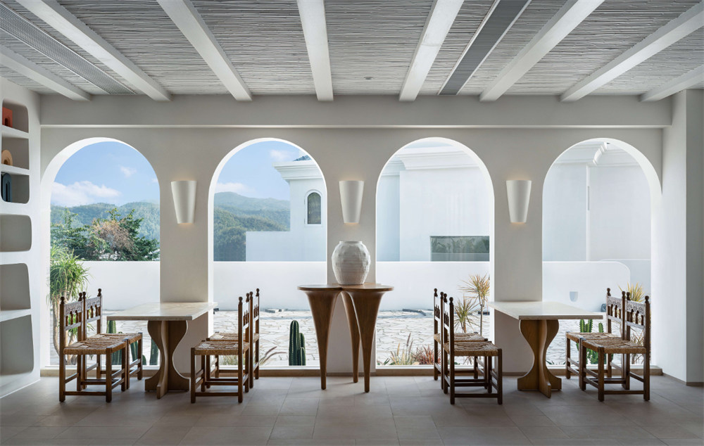 蜜悅·藍白圣島懸崖泡池海景民宿裝修設計方案(圖4) 蜜悅·藍白圣島懸崖泡池海景民宿裝修設計方案(圖4)