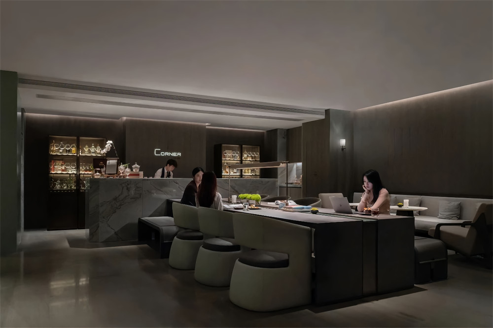 16000平方現(xiàn)代人文精品酒店裝修設(shè)計(jì)案例(圖5) 10572181_vsszan1724370800024013.jpg