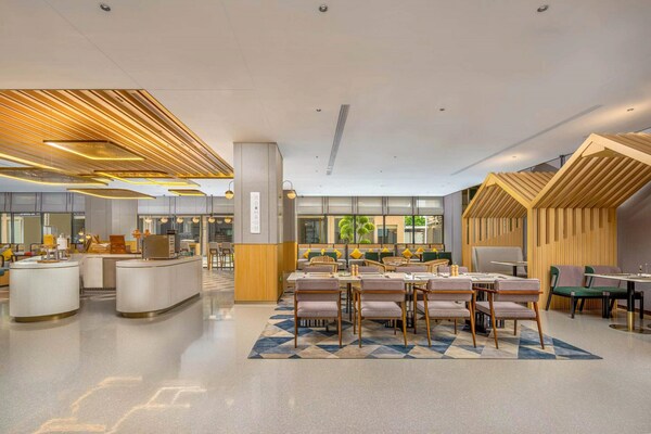 廣州白云機(jī)場(chǎng)希爾頓花園酒店正式迎客(圖1) 1.jpg