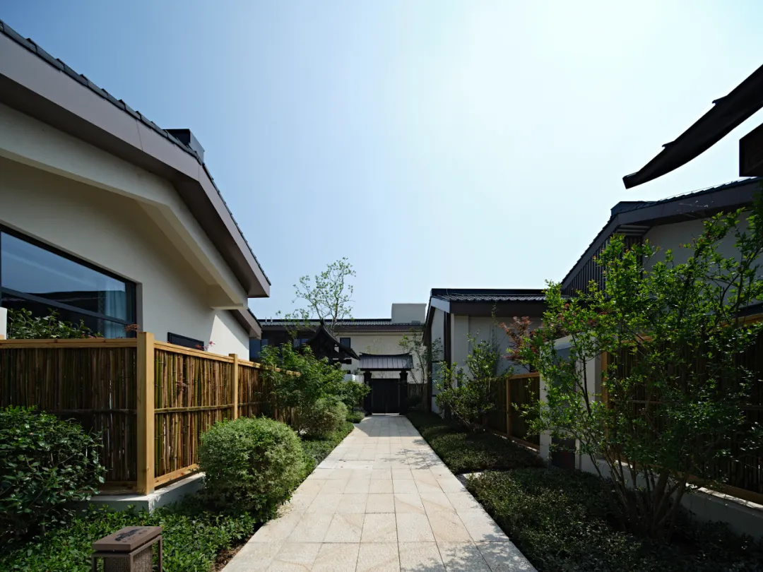 凌家灘文旅小鎮(zhèn)新中式國(guó)風(fēng)度假酒店裝修設(shè)計(jì)(圖6) 640_wx_fmt=jpeg&from=appmsg&tp=webp&wxfrom=5&wx_lazy=1&wx_co=1 (6).jpg