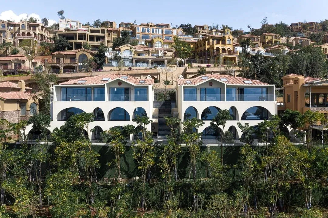 大理十九山全海景奢華別墅民宿酒店裝修設(shè)計(jì)(圖2) 640_wx_fmt=jpeg&from=appmsg&tp=webp&wxfrom=5&wx_lazy=1&wx_co=1 (19).jpg