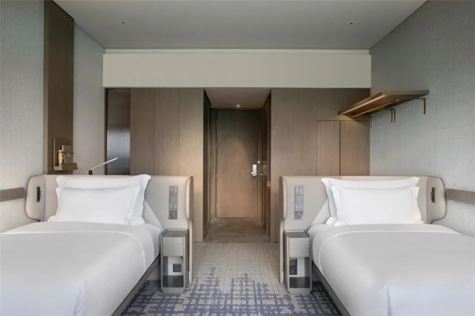 摩登商旅酒店設(shè)計(jì) 深圳皇冠假日酒店裝修實(shí)景圖(圖10) 摩登商旅酒店設(shè)計(jì) 深圳皇冠假日酒店裝修實(shí)景圖